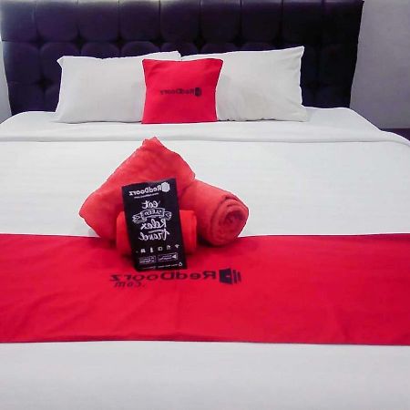 Reddoorz @ Jalan Pendidikan Mataram Tanjungkarang Exteriör bild